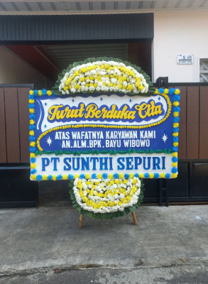 Papan Bunga Duka di Kemtuk Gresi